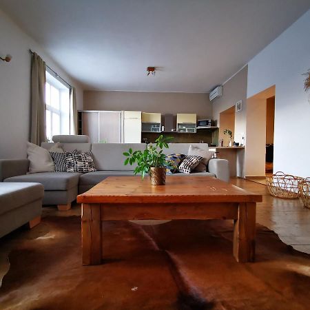 Falcon Apartment Трнава Екстериор снимка