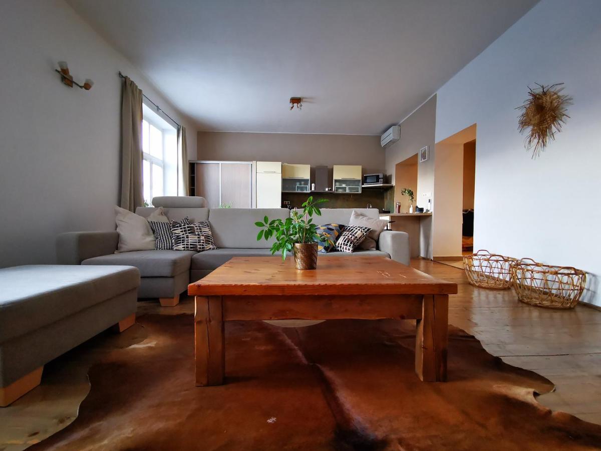 Falcon Apartment Трнава Екстериор снимка