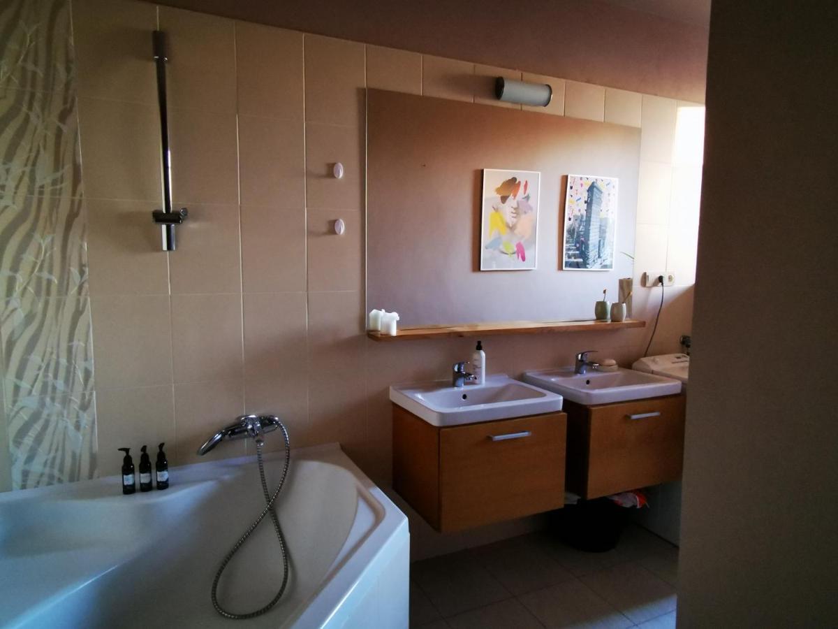 Falcon Apartment Трнава Екстериор снимка