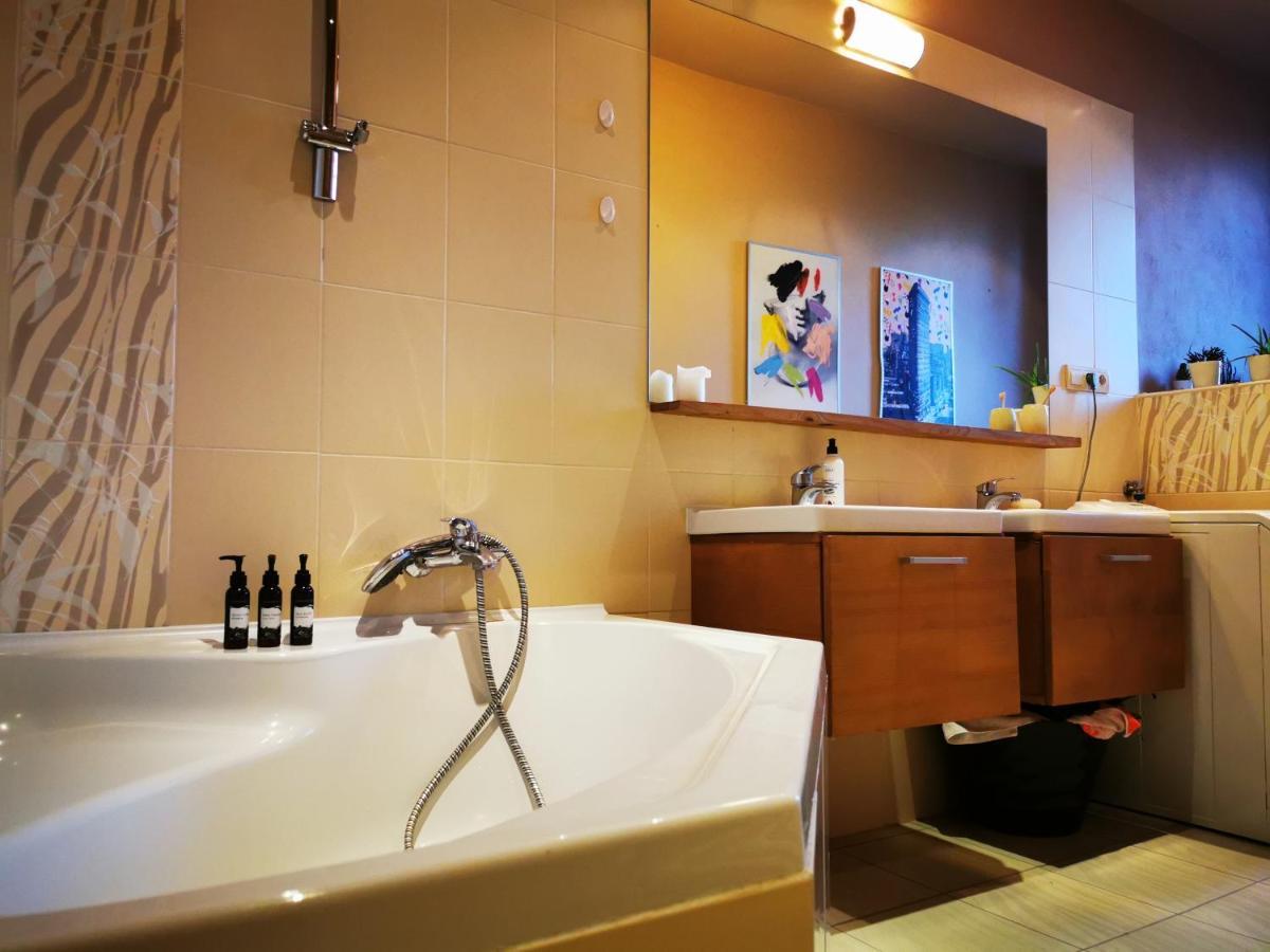 Falcon Apartment Трнава Екстериор снимка
